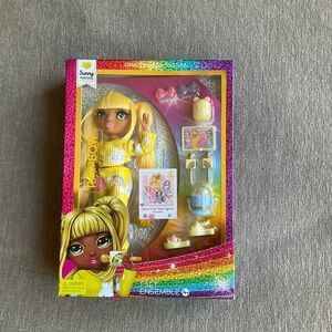 Rainbow High Sunny Madison Doll with Yellow Outfit and Accessories